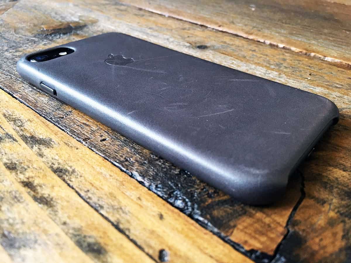 pit De Kamer Verknald Apple Leather Case for iPhone 7, Same Style with Better Buttons - The Mac  Observer