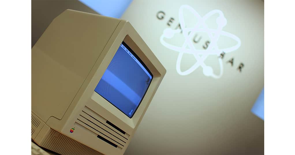 British Tech Network's Ewen Rankin took his 30 year old Mac SE to the Apple Store Genius Bar for support