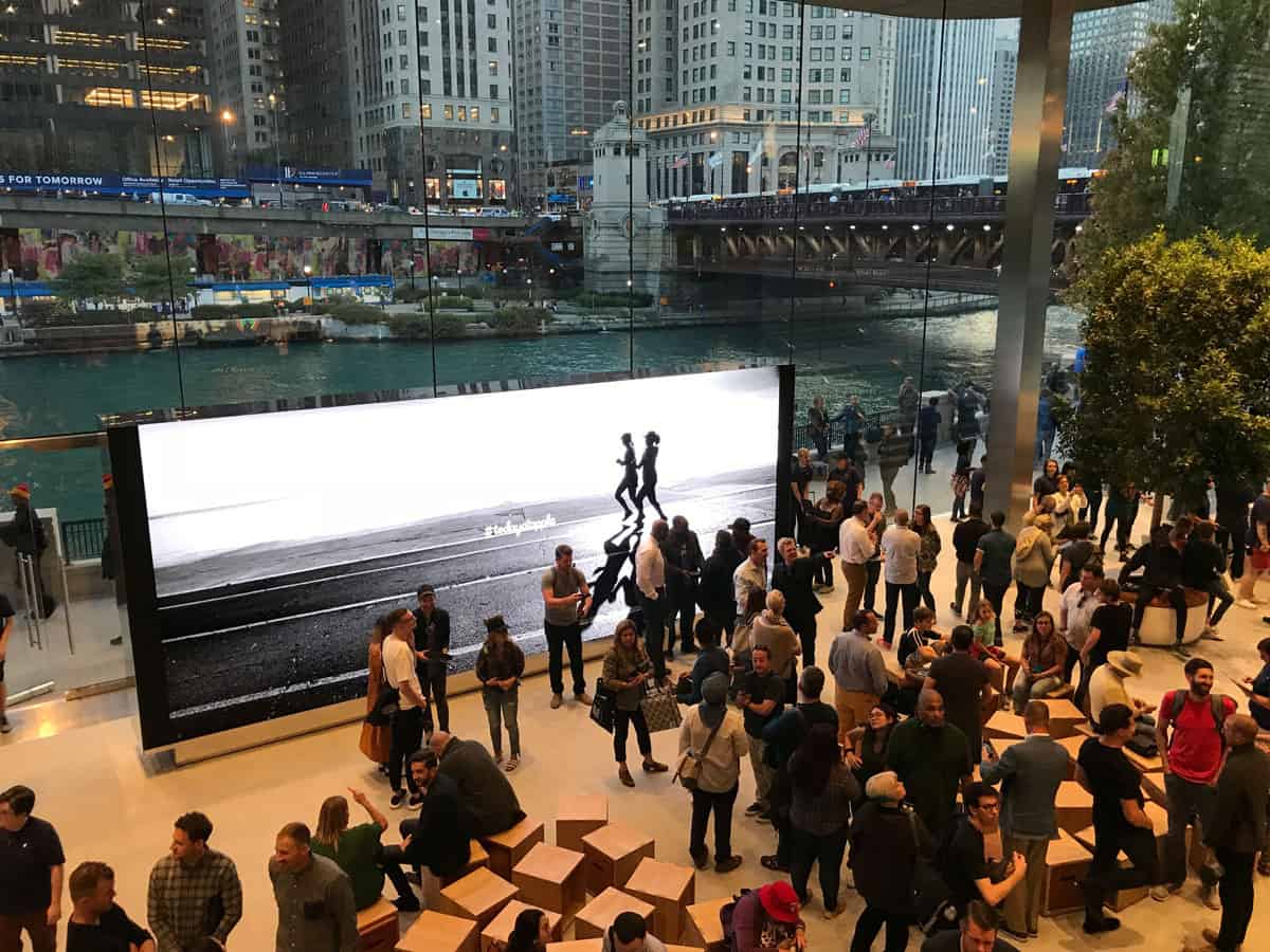 The Roof of the New Apple Store in Downtown Chicago Looks Like a Giant  MacBook