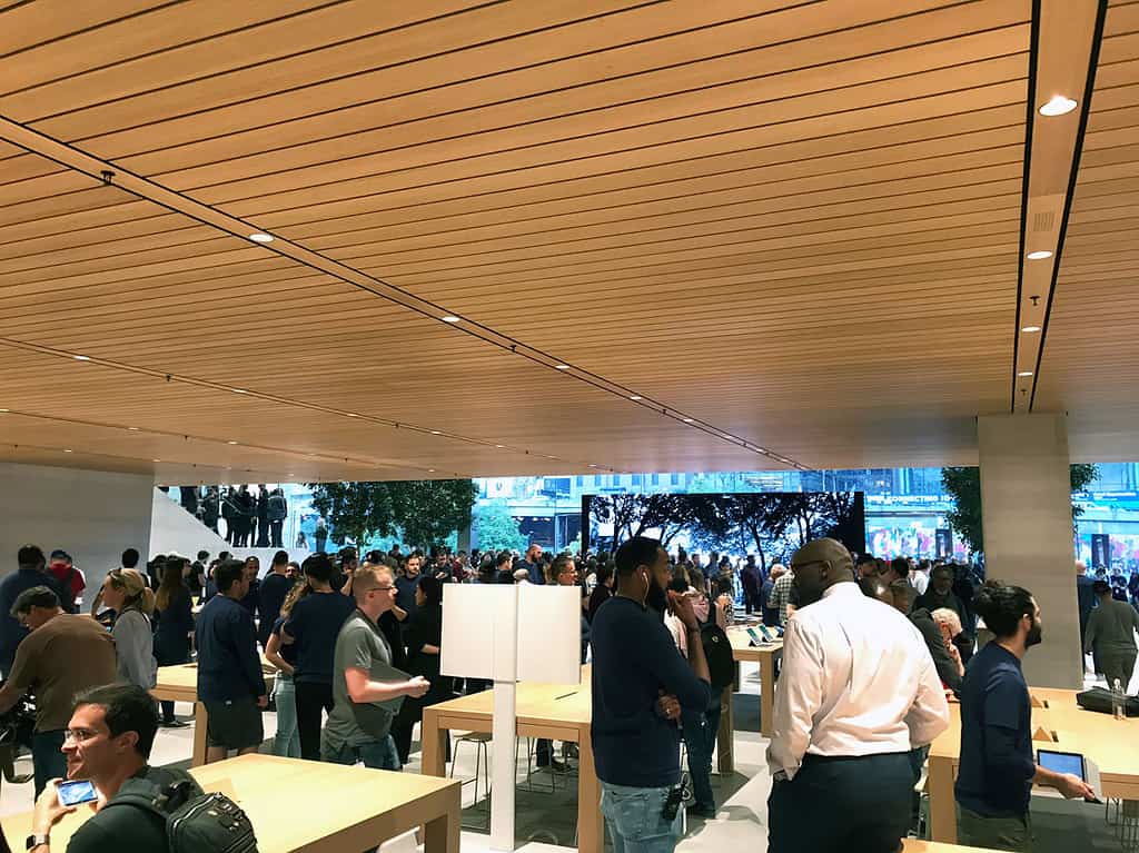 Inside Apple Michigan Ave Store Opening in Chicago (Photos)- The Mac ...