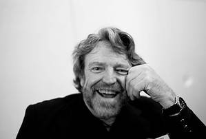 John Perry Barlow passed away in his sleep on Tuesday at the age of  RIP John Perry Barlow, Internet Pioneer, Deadhead, Poet, and Psychonaut