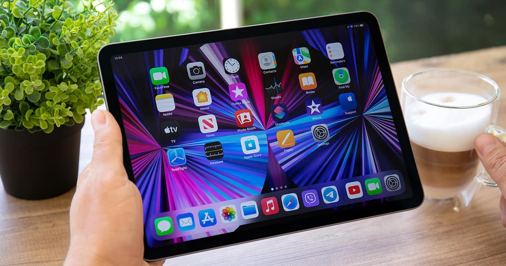 apple-ipados-new-stage-manager-feature-only-works-on-m1-powered-ipads