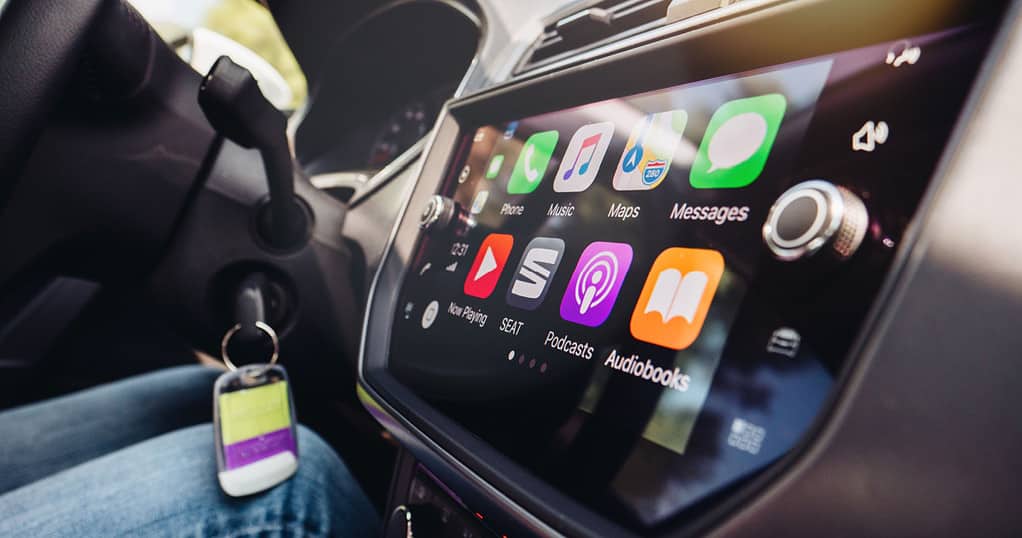 Early Adopters Report iPhone 14 Pro Call Volume Issue With CarPlay