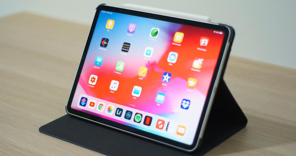 Analyst Predicts Apple Will Launch a Foldable iPad in 2024 Instead of ...