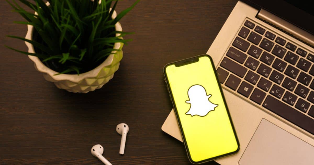 Why Does My Snapchat Keep Crashing on iPhone? 8 Fixes That Work