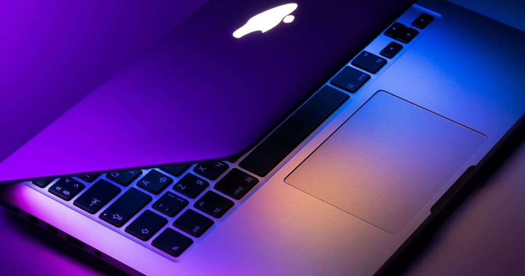 OLED MacBook Pro