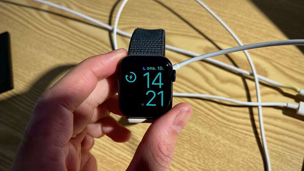 This is what an Apple Watch looks like when the screen is charging