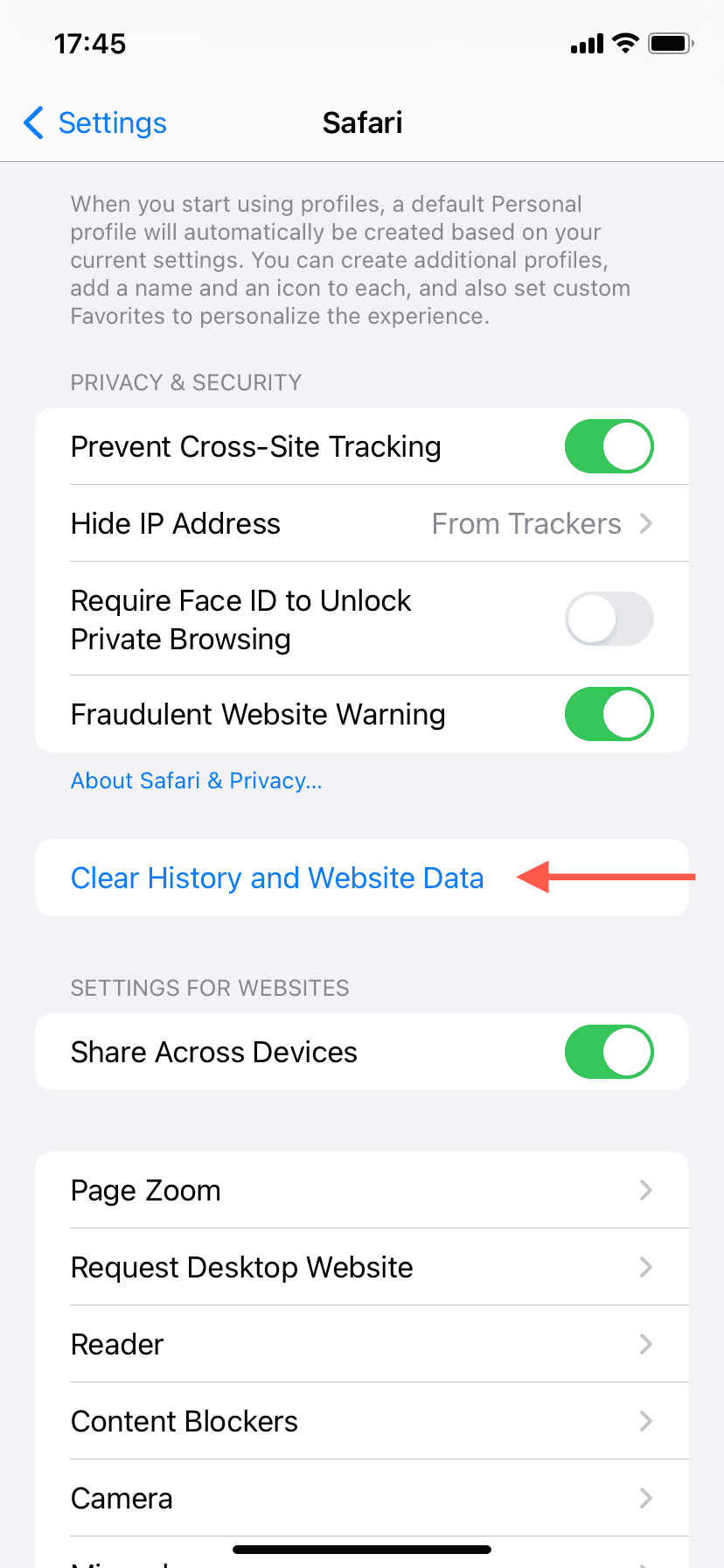 The Clear History and Website Data option highlighted in Safari options.