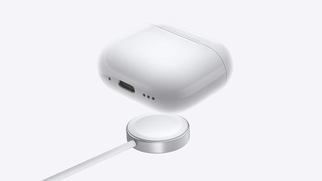 Apple AirPods 4 Wireless Charging case