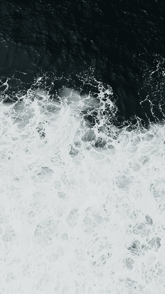 Breaking waves wallpaper